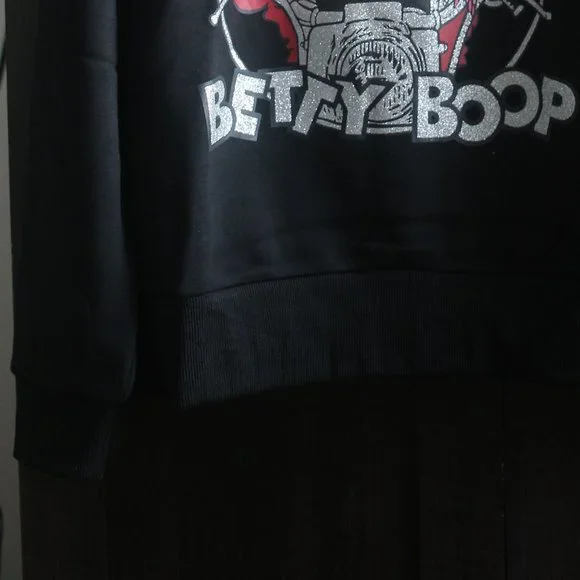 NWT Oversized Betty Boop Sweatshirt. - Picture 2 of 6